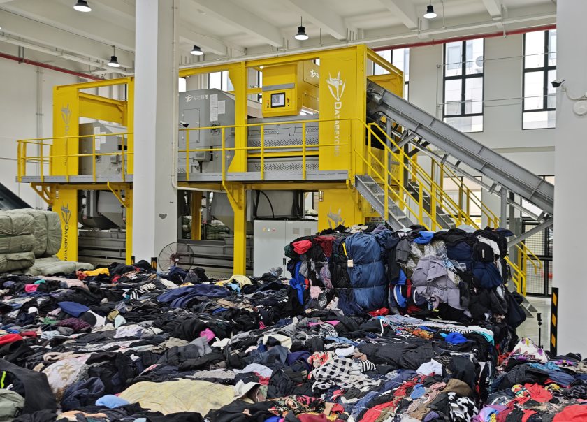 Databeyond Technology Pioneers China's First Fully Automated Textile Waste Sorting Line